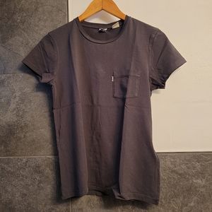 Levi's Pocket Tee. Small